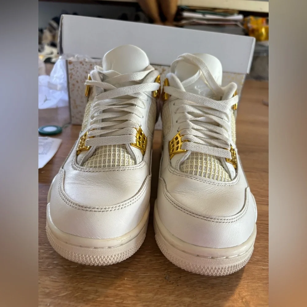Women’s Air Jordan 4 retro